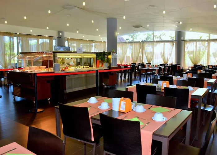 With A Comfortable Sunlit Terrace Bibione