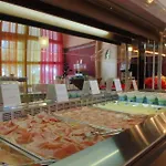 公寓 With A Comfortable Sunlit Terrace 比比翁