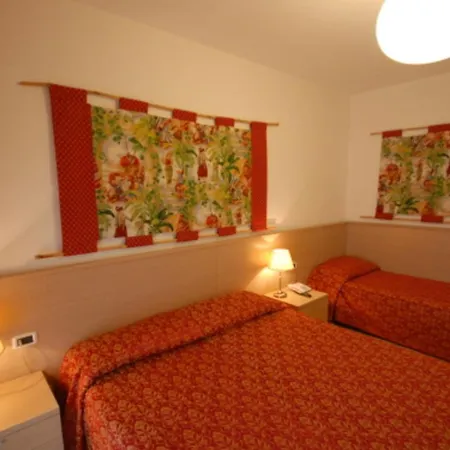 With A Comfortable Sunlit Terrace Lejlighed