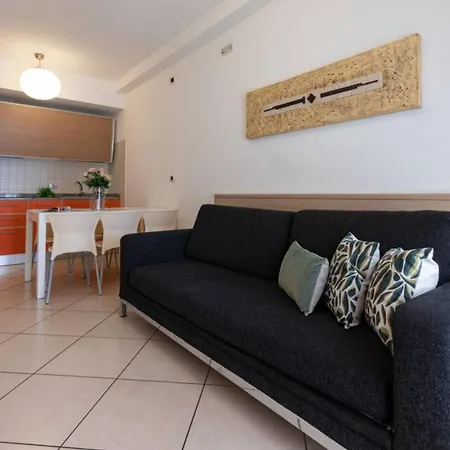 Apartman With A Comfortable Sunlit Terrace Bibione