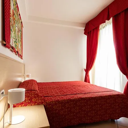 With A Comfortable Sunlit Terrace Lejlighed *
