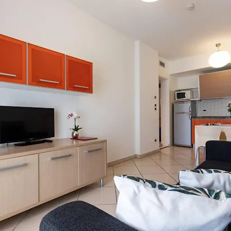 Apartman With A Comfortable Sunlit Terrace *