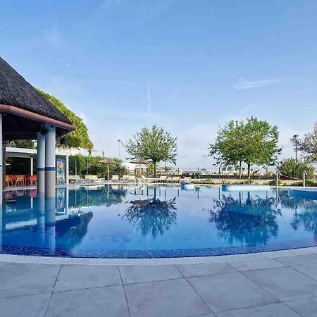 With A Comfortable Sunlit Terrace Lejlighed *