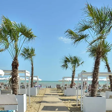 Lejlighed With A Comfortable Sunlit Terrace Bibione