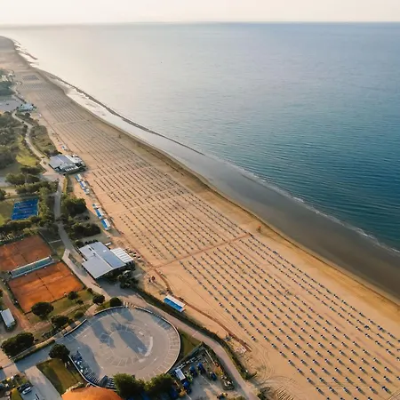 With A Comfortable Sunlit Terrace Apartman Bibione