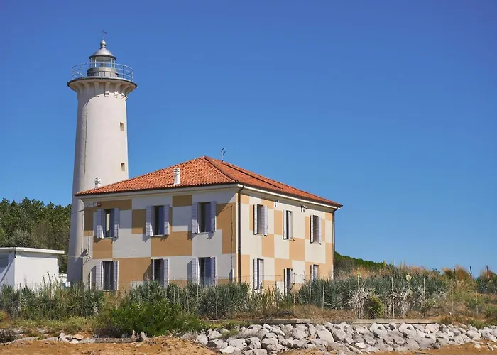 With A Comfortable Sunlit Terrace Lejlighed *